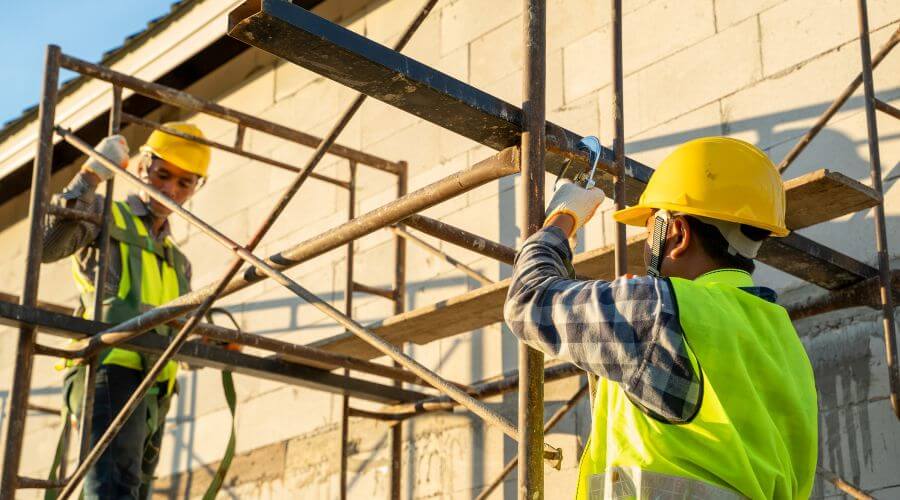 Professional fairlawn roofing services in Latham, MO